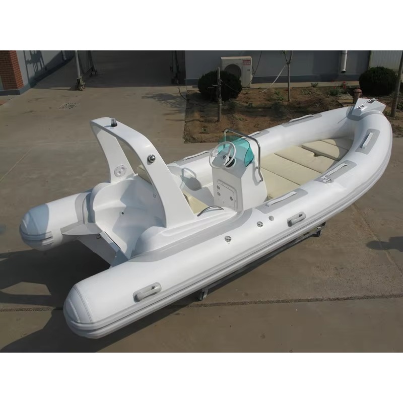 RIB520C 6-Person Center Consol - Outdoor Sports Center 评论和价格